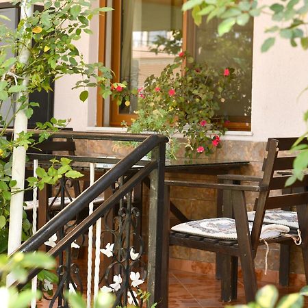 Beach & Chill Apartments Vlore Bagian luar foto