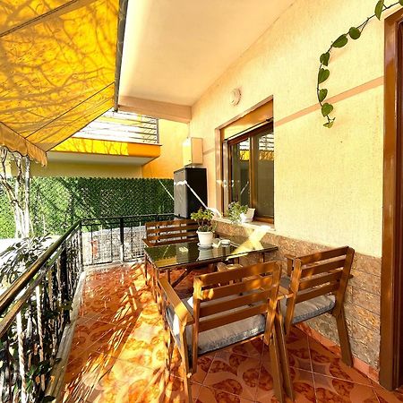 Beach & Chill Apartments Vlore Bagian luar foto