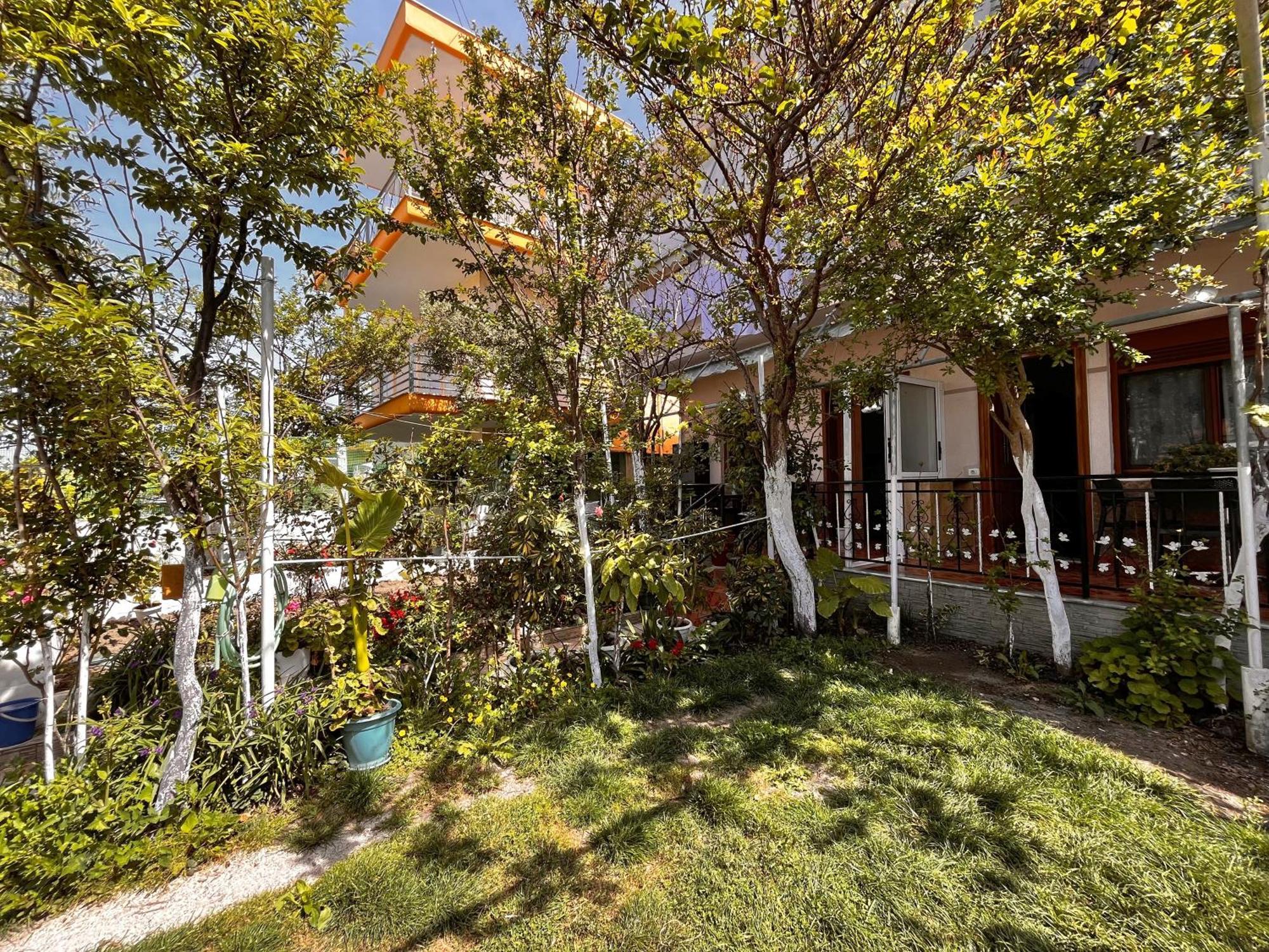 Beach & Chill Apartments Vlore Bagian luar foto