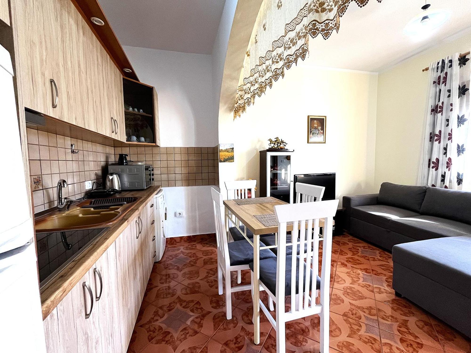Beach & Chill Apartments Vlore Bagian luar foto