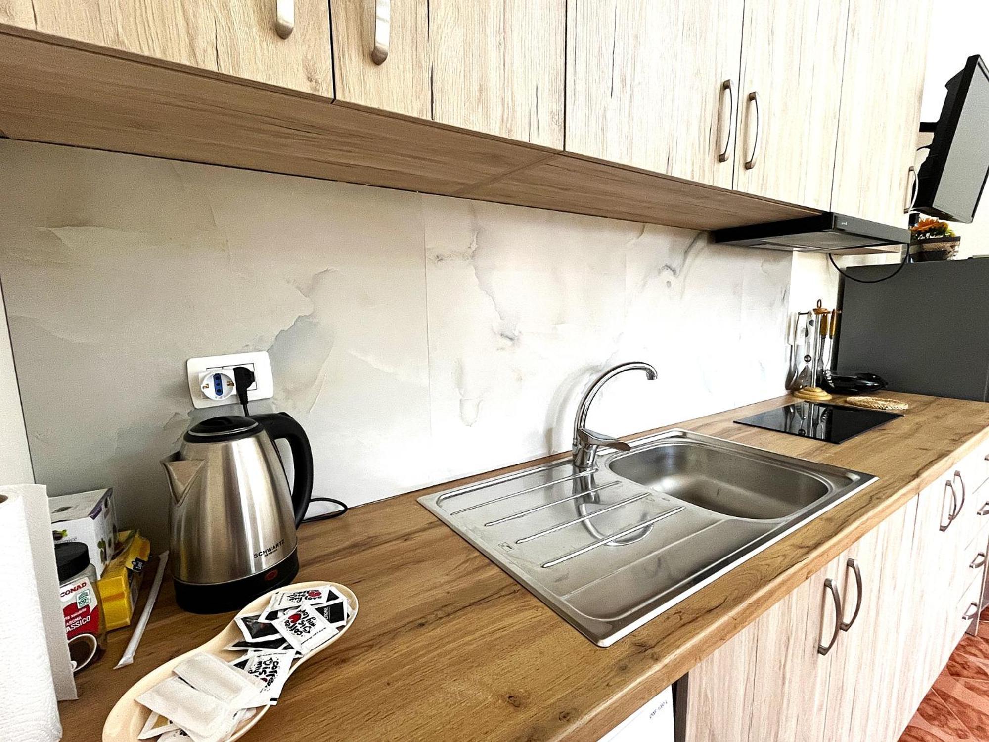 Beach & Chill Apartments Vlore Bagian luar foto